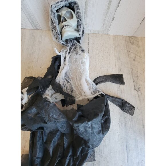 Skeleton AS IS Grim reaper hanging Halloween home decor prop - Picture 6 of 9